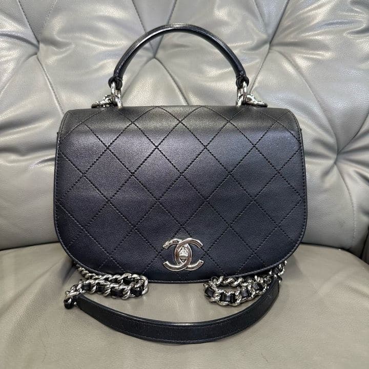 Chanel Messenger Bag — photo 1