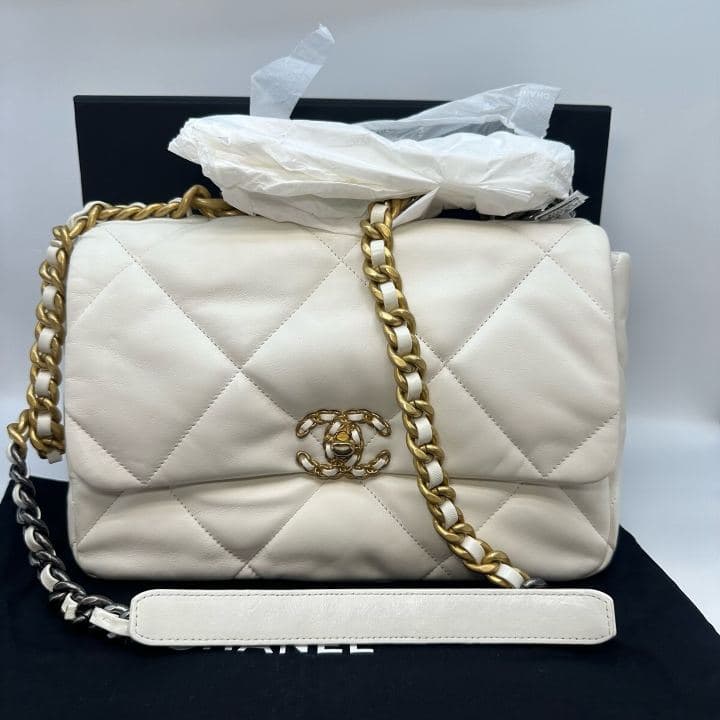 Chanel 19 — photo 1