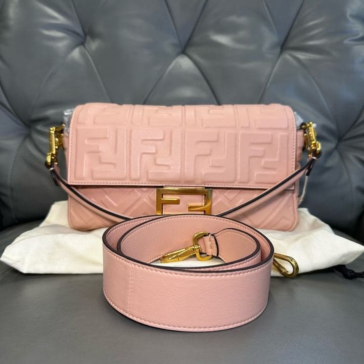 Fendi Baguette, Pink, condition grade A