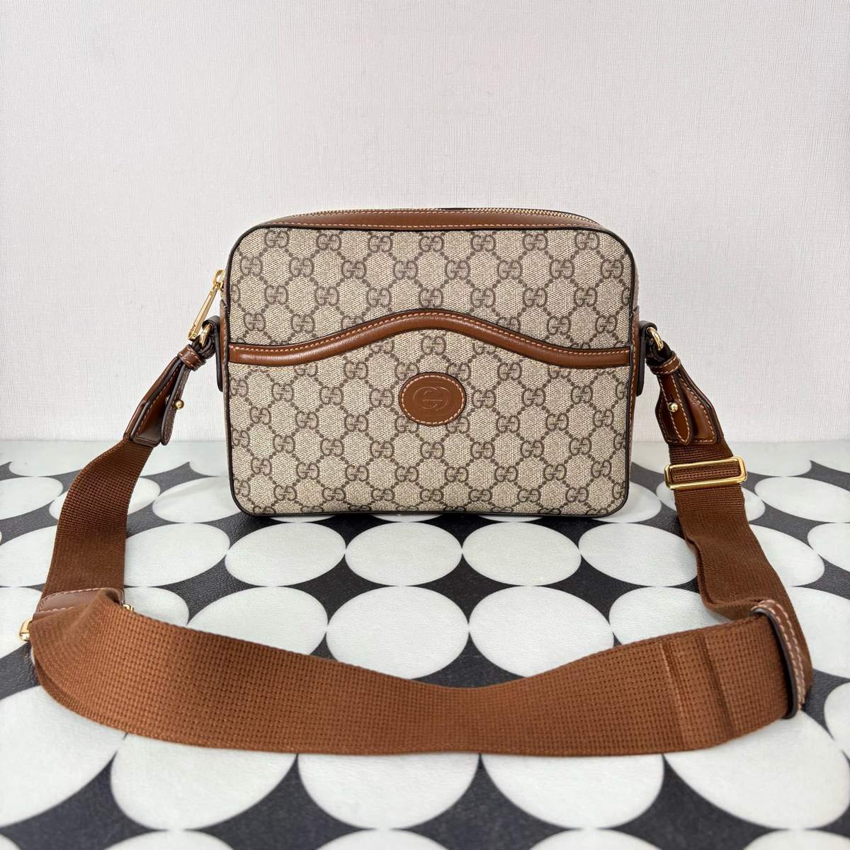 Gucci GG Supreme Camera Bag, , condition grade A