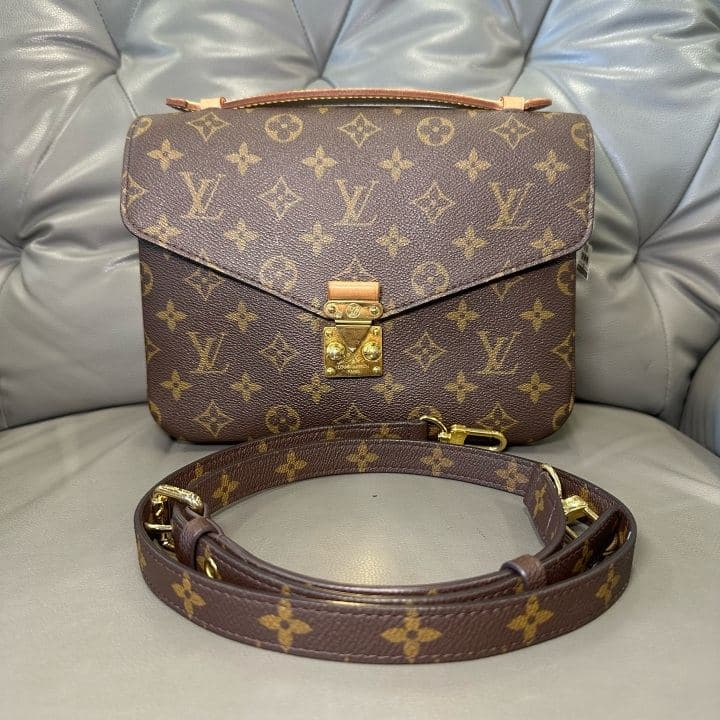 Louis Vuitton Monogram Messenger Bag, Brown, condition grade A
