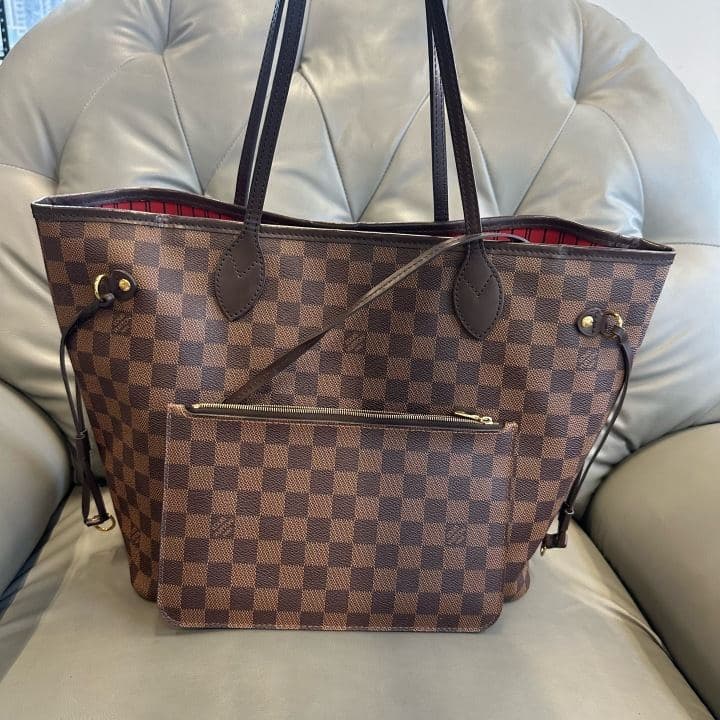 Louis Vuitton Neverfull MM — photo 1