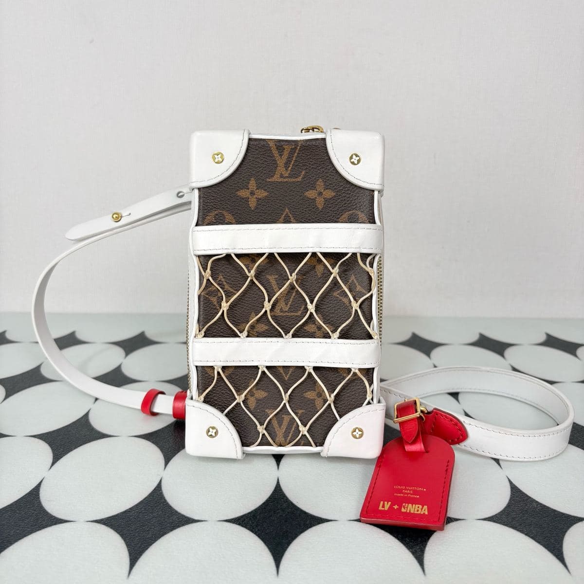 Louis Vuitton LV x NBA Vertical Camera Chest Bag — photo 1