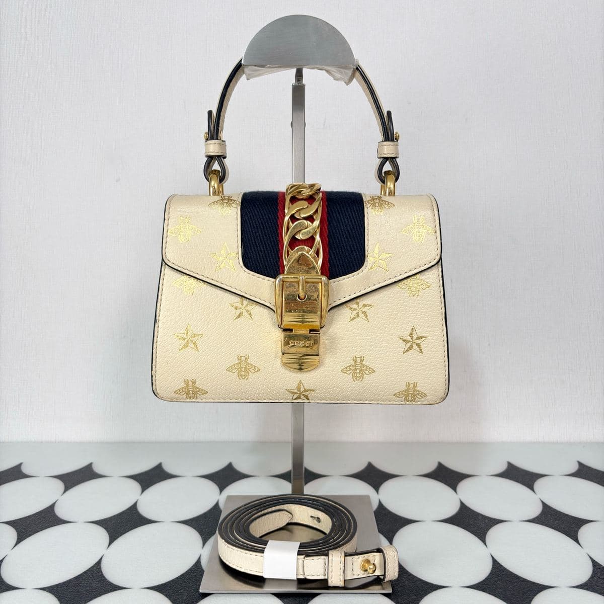 Gucci Sylvie Top Handle Bag (bee) — photo 1