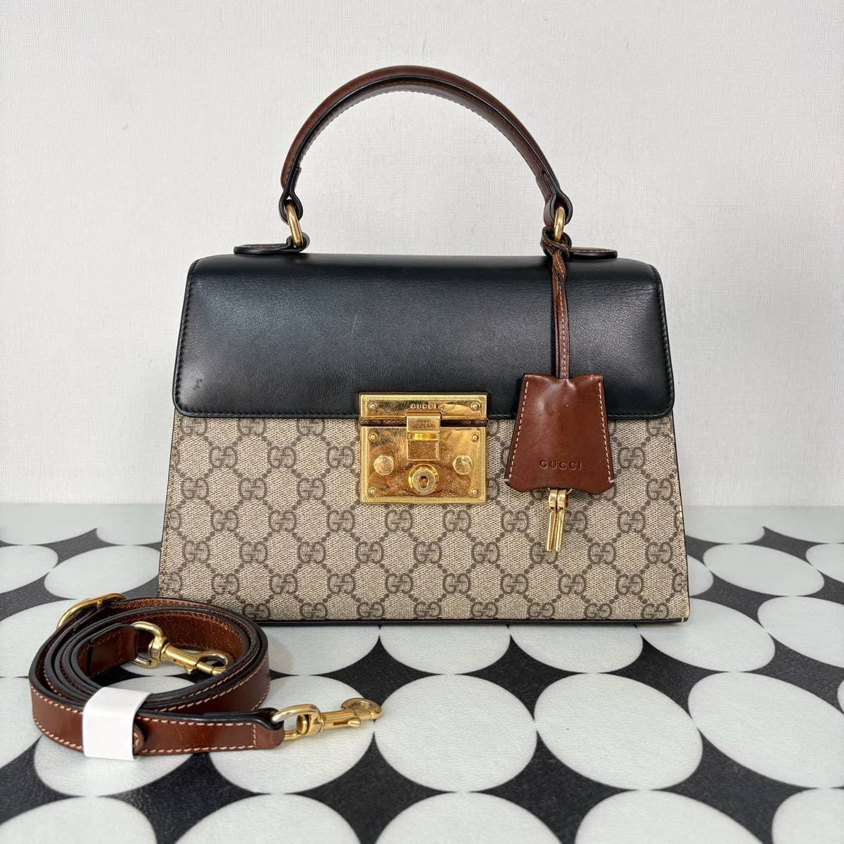 Gucci Padlock Top Handle Bag — photo 1