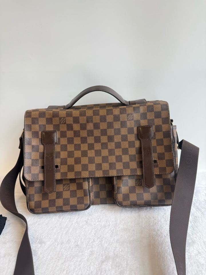 Louis Vuitton Damier Messenger Bag, , condition grade A
