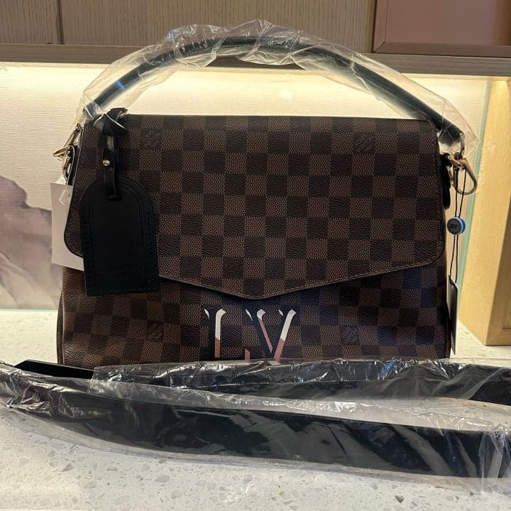 Louis Vuitton Beaubourg, Brown, condition grade A