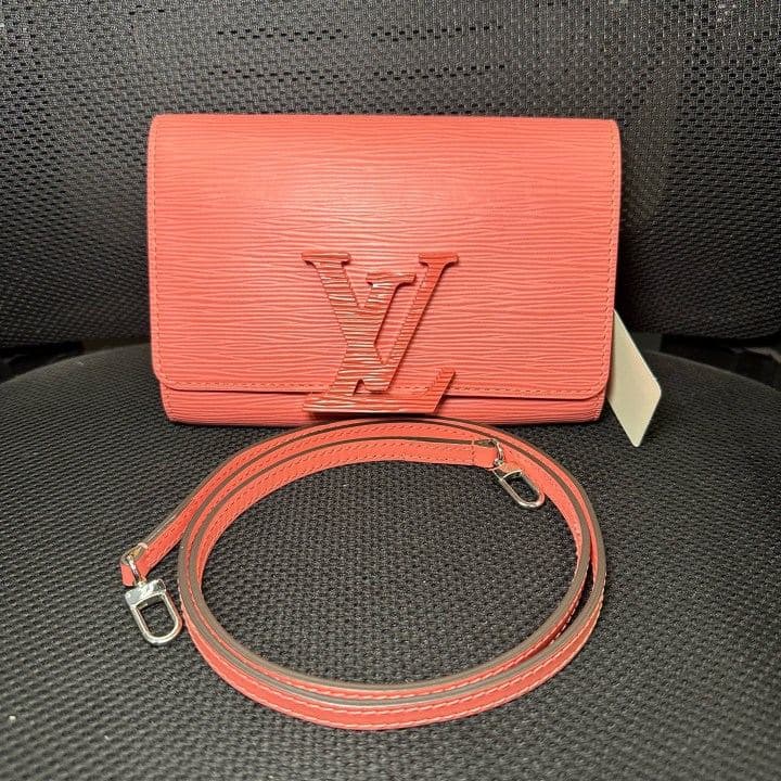 Louis Vuitton Wallet on Chain, Pink, condition grade A