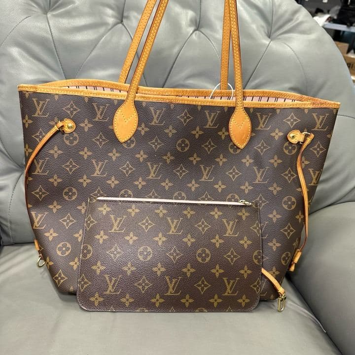 Louis Vuitton Neverfull MM, Brown, condition grade A