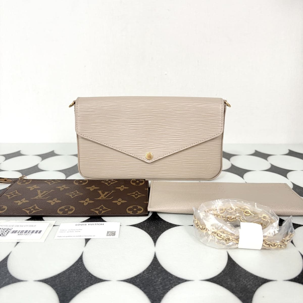 Louis Vuitton Epi 3-in-1 Crossbody — photo 1
